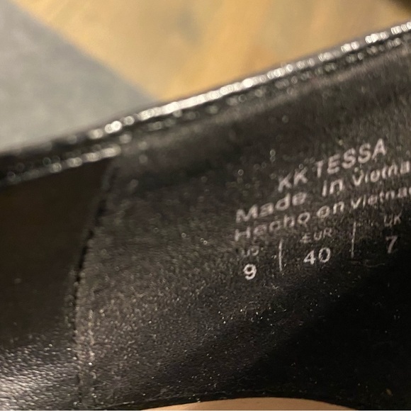 NWOT black pumps - Picture 4 of 4